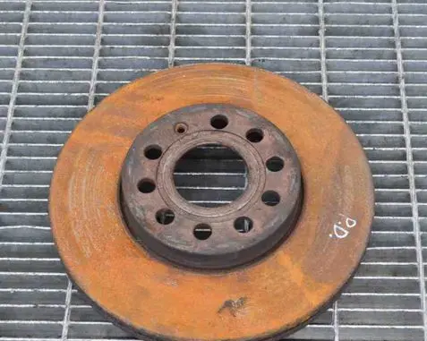 Volkswagen Golf VII Front brake disc