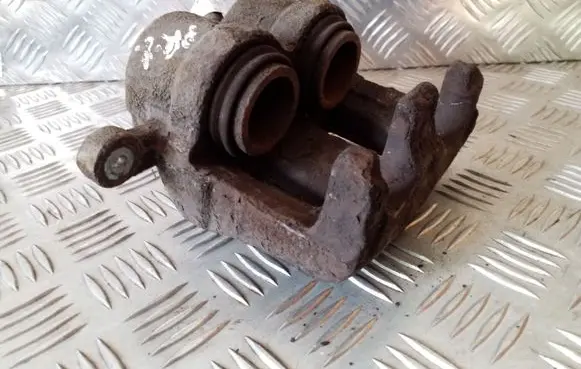 KIA Sorento Front brake caliper