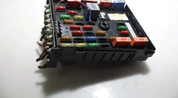 Volkswagen PASSAT B6 Fuse box set