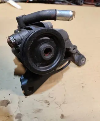 Chrysler Sebring (ST-22 - JR) Power steering pump 