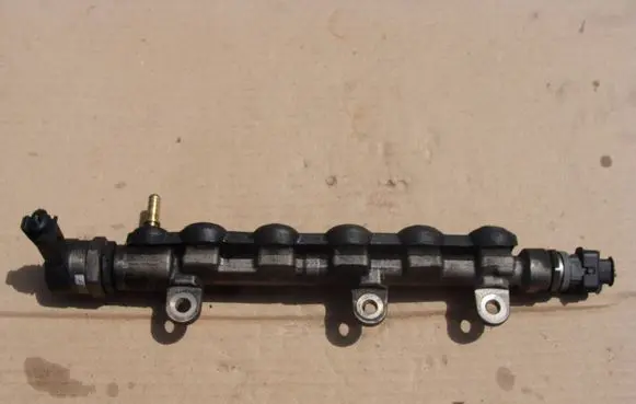 Nissan Qashqai Fuel main line pipe 8200942721 0445214173
