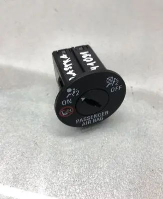 Opel Astra K Passenger airbag on/off switch 13524006