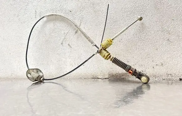 Volvo V50 Gear shift cable linkage 30711733