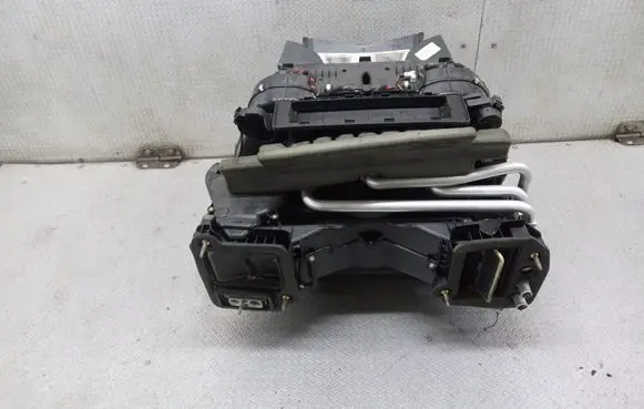 BMW 5 E60 E61 Interior heater climate box assembly 691884508