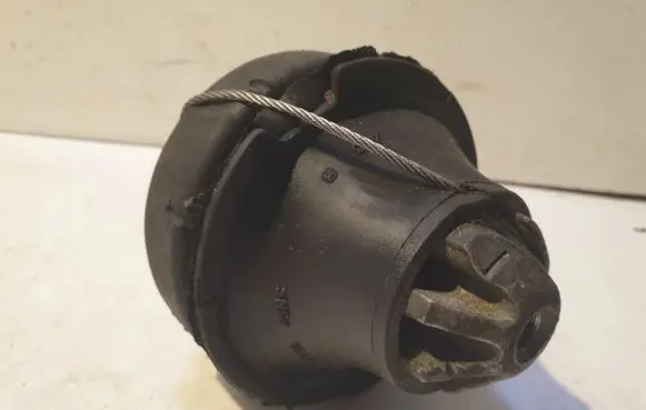 Volvo S80 Engine mount bracket 13540