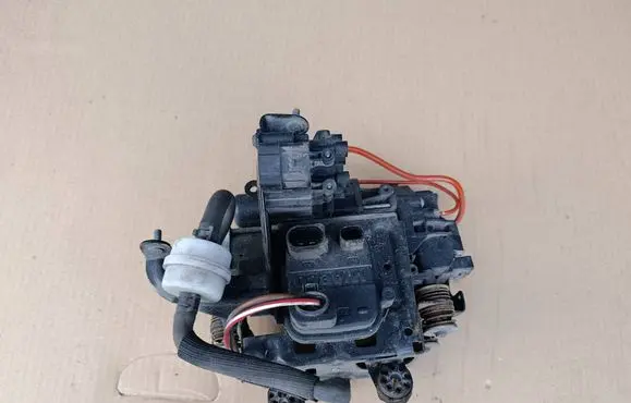 Volkswagen Touareg III Air suspension compressor/pump 4M0616005H