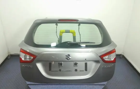 Suzuki SX4 Tailgate/trunk/boot lid