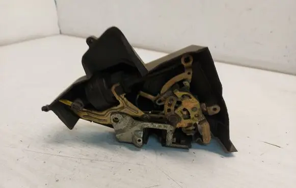 Mercedes-Benz C W202 Rear door lock 2027300635