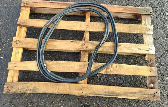 Honda CR-V Trunk rubber seal (body) 