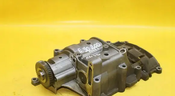 BMW 1 E81 E87 Oil pump 