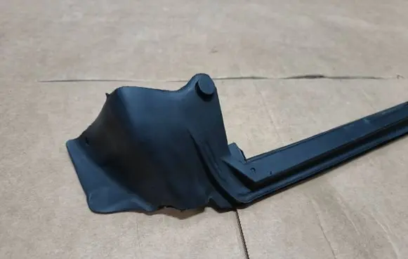 Mini One - Cooper Cabrio R52 Front door rubber seal 7039865 51327039865