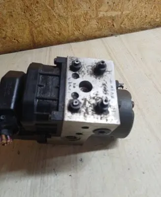 Volkswagen PASSAT B5.5 ABS Pump 8E0614111 0265223411