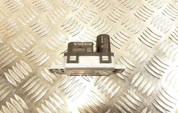 Volvo XC40 Glow plug pre-heat relay 31459300