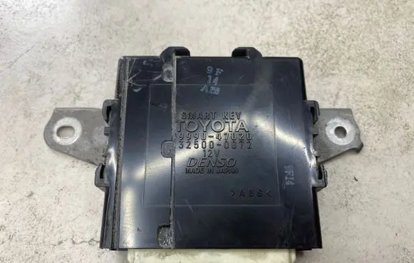 Toyota Prius (XW20) Keyless (KESSY) go control unit/module 8999047020 1325000072