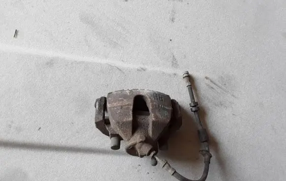 Ford Focus Front brake caliper 1682875