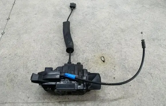 Renault Laguna III Front door lock 805010004R