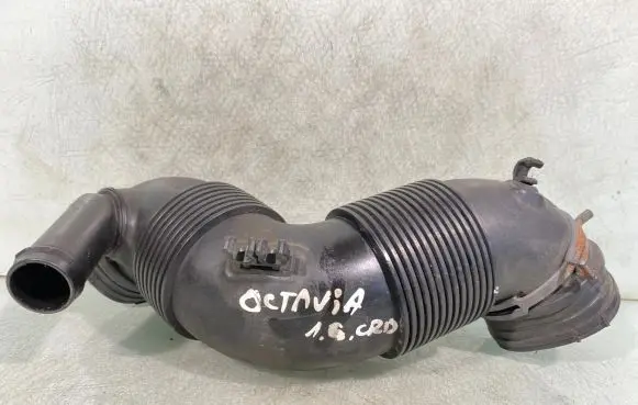 Skoda Octavia Mk2 (1Z) Air intake hose/pipe 3c0129654m