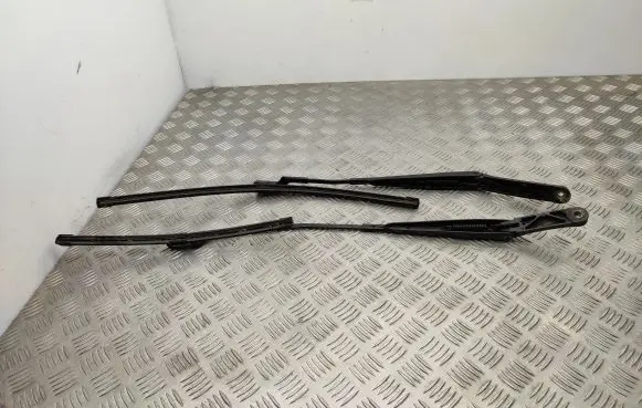 Volkswagen Polo V 6R Front wiper blade arm 6R1955409A 6R1955410A