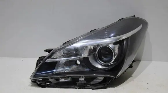 Toyota Yaris Headlight/headlamp