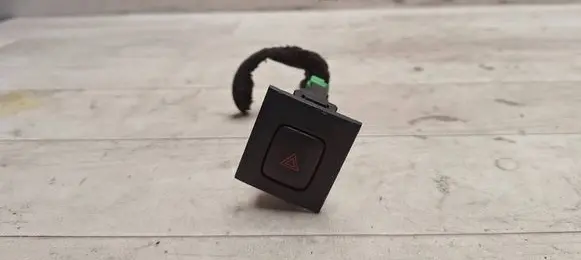 Volvo V70 Hazard light switch 30710106