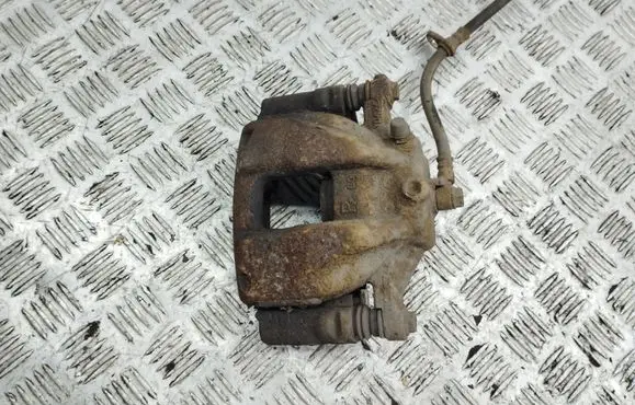 Honda CR-V Front brake caliper