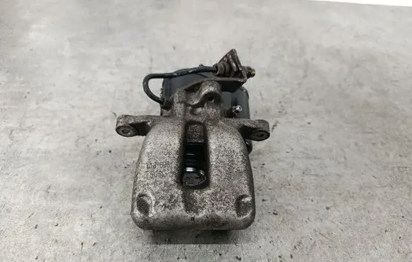 Volkswagen PASSAT B6 Rear brake caliper 