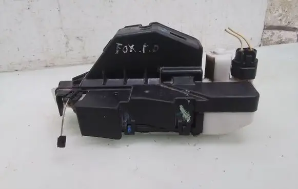 Volkswagen Fox Front door lock 