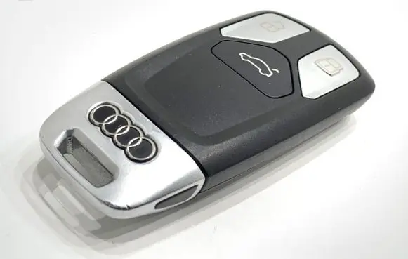 Audi TT TTS RS Mk3 8S Ignition key/card 
