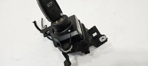 Audi Q7 4L Ignition lock 4F0910131E