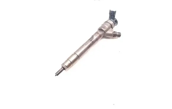 Opel Vivaro Fuel injector 8201055367 0445110414