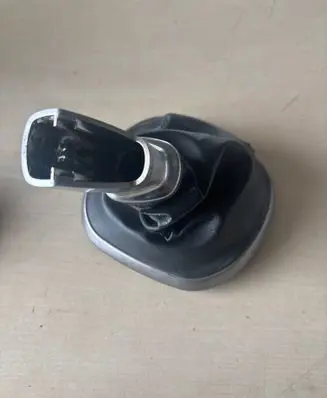 Hyundai Veloster Gear lever shifter trim leather/knob 