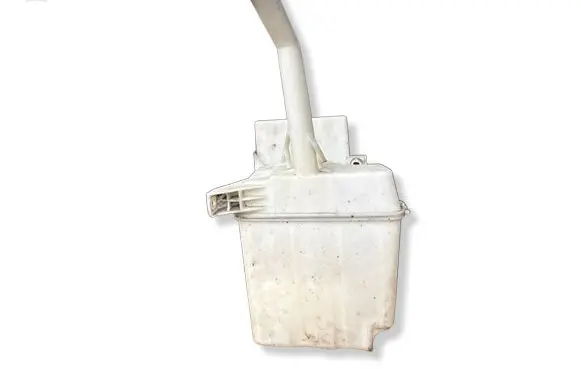 Toyota Avensis T250 Windshield washer fluid reservoir/tank 
