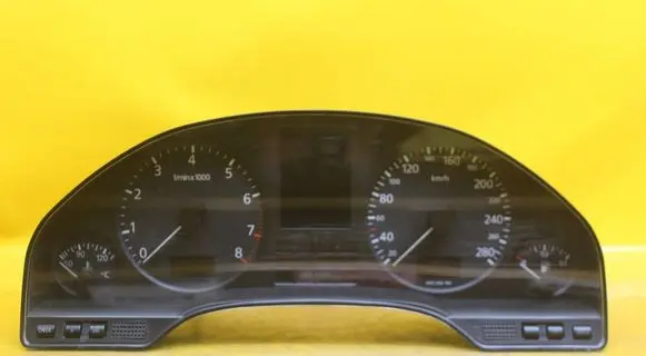 Speedometer (instrument cluster)
