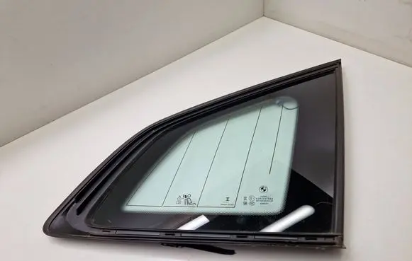 BMW 2 Active Tourer U06 Rear side window 9882972
