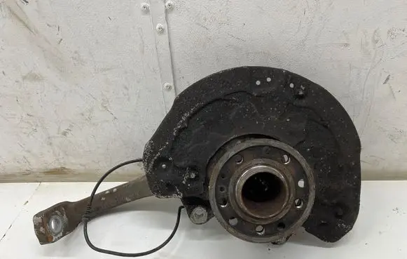Mercedes-Benz C W205 Front wheel hub A2052200