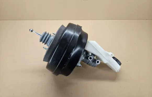 Volvo XC40 Brake booster