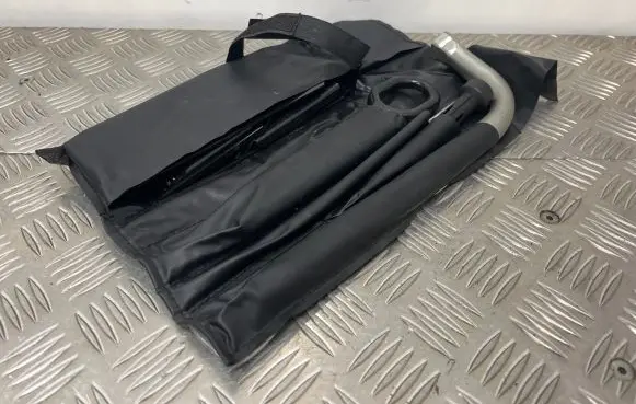 Audi Q5 SQ5 Tool set 