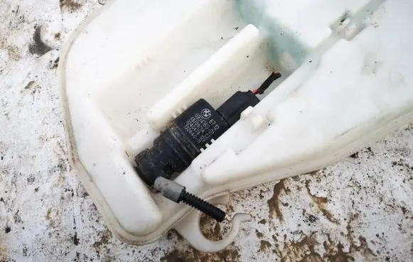 BMW X5 E70 Windscreen/windshield washer pump 6712693416001 67126934160-01