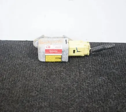 Toyota Prius (XW20) Airbag deployment crash/impact sensor 8986047040 1879000891