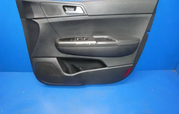 KIA Sportage Front door card panel trim 