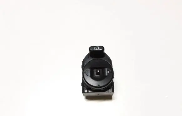 KIA Sorento Wing mirror switch