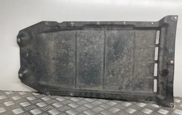 BMW M3 e92 Center/middle under tray cover 7898849