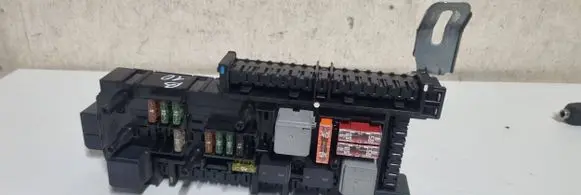 Mercedes-Benz C W204 Fuse module 168298 1670660
