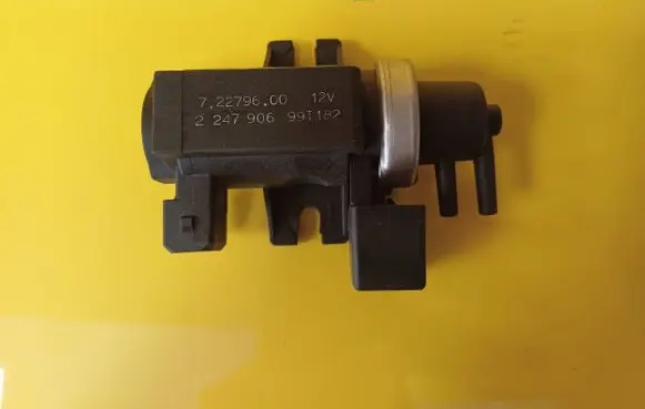 BMW 5 E39 Turbo solenoid valve 722796 2247907