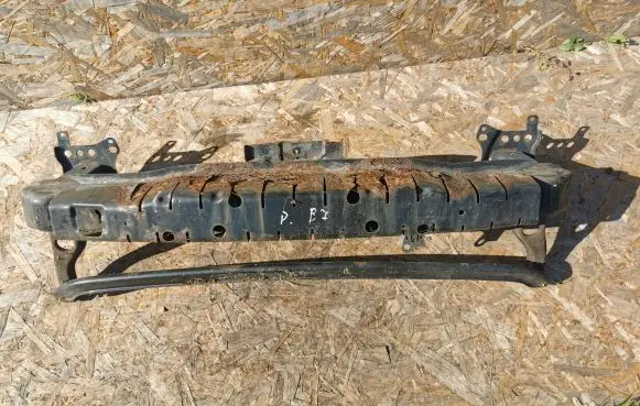 Volkswagen PASSAT B7 Front bumper cross member