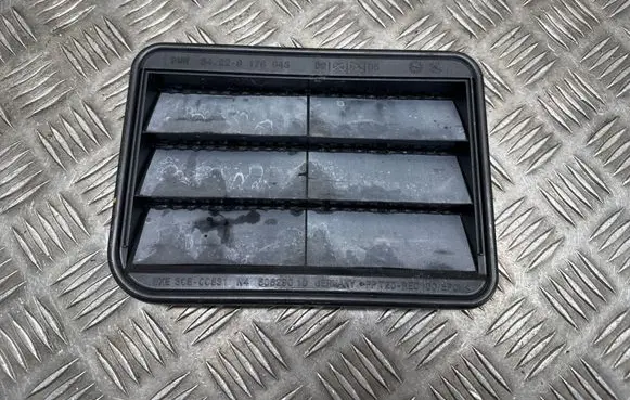 BMW X5 G05 Quarter panel pressure vent 9176945