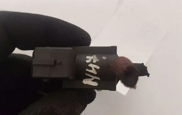BMW 5 F10 F11 Turbo solenoid valve 70231800 7810831