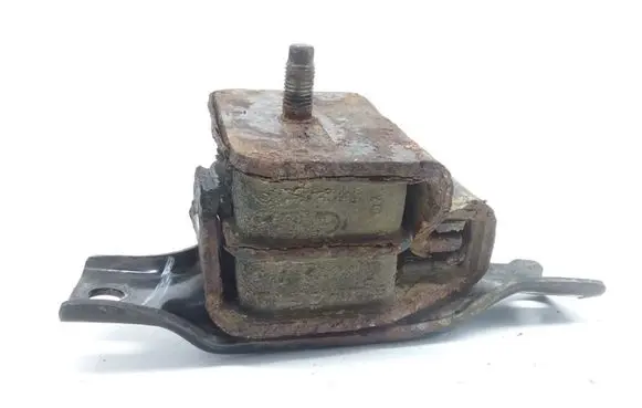 Subaru Impreza I Engine mount bracket