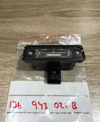 Volkswagen Golf IV Number plate light 1j6943021b