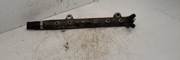 Toyota Yaris Fuel injector supply line/pipe 